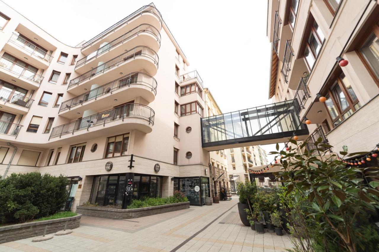 Apartment Hollo *